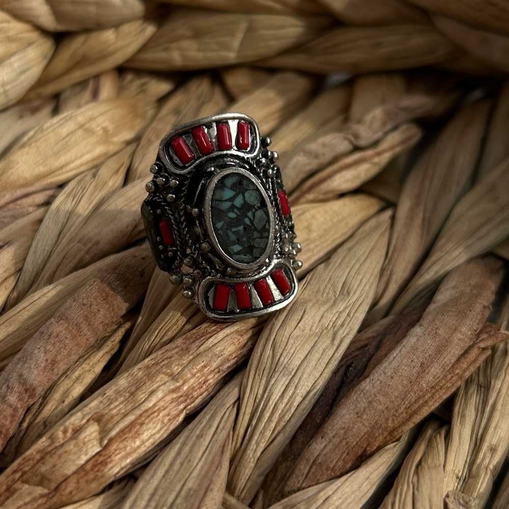 Silver Turquoise chips design and Red Coral Statement Ring Sz 7 1/2
